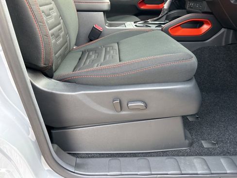 New 2025 Nissan Frontier PRO-4X w/ Pro Convenience Package image 36