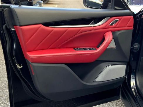 Used 2021 Maserati Levante S GranSport image 20