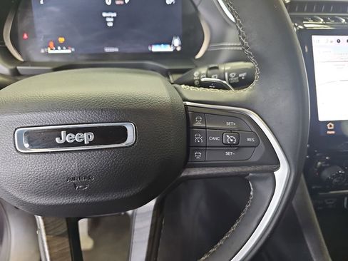 Used 2024 Jeep Grand Cherokee L Limited w/ Luxury Tech Group II AWD/4WD image 18
