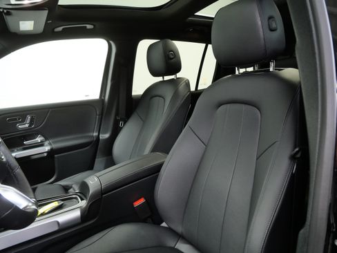 Certified 2026 Mercedes-Benz GLB 250 4MATIC image 15