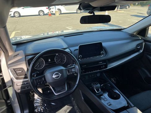 Used 2025 Nissan Rogue SV FWD image 35