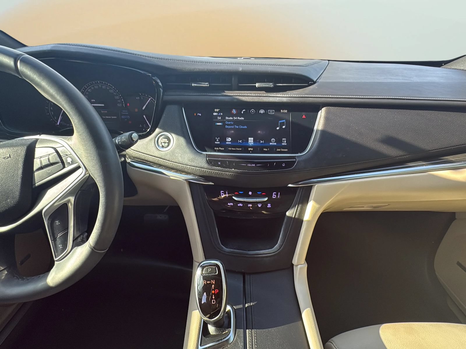 Used 2018 Cadillac XT5 FWD image 16