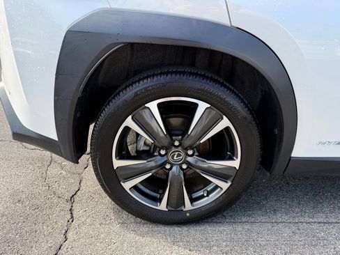 Used 2019 Lexus UX 250h w/ Premium Package AWD/4WD image 25