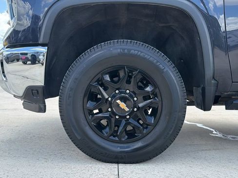 Used 2024 Chevrolet Silverado 2500 LTZ AWD/4WD image 9