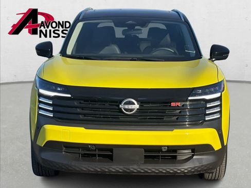 Used 2025 Nissan Kicks SR w/ SR Premium Package image 5