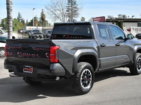 Used 2024 Toyota Tacoma TRD Sport image 8