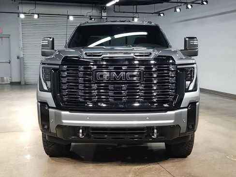 Used 2025 GMC Sierra 2500 Denali Ultimate AWD/4WD image 2