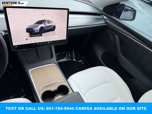 Used 2023 Tesla Model Y Performance image 23