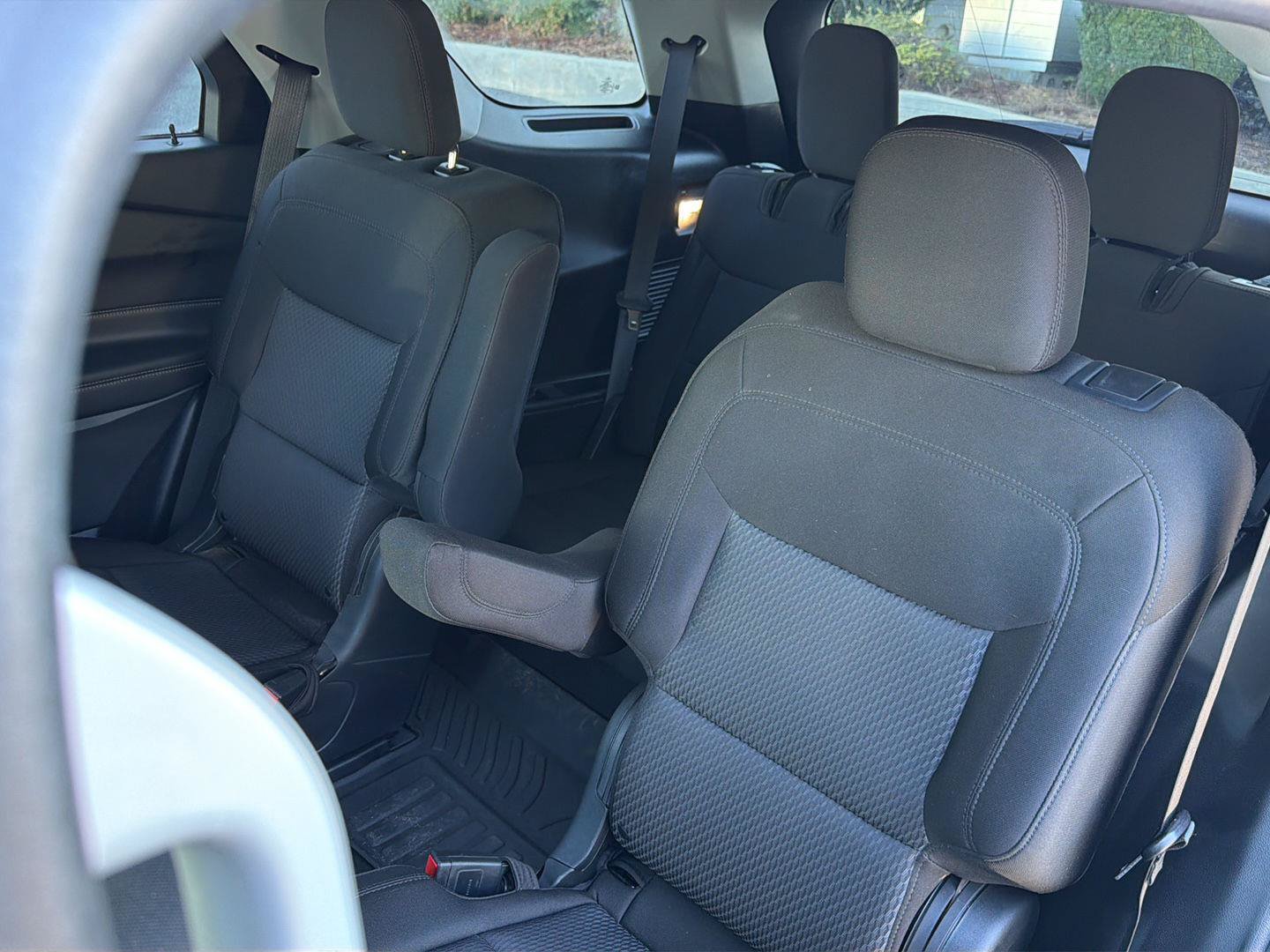 Certified 2024 Ford Explorer XLT RWD image 33