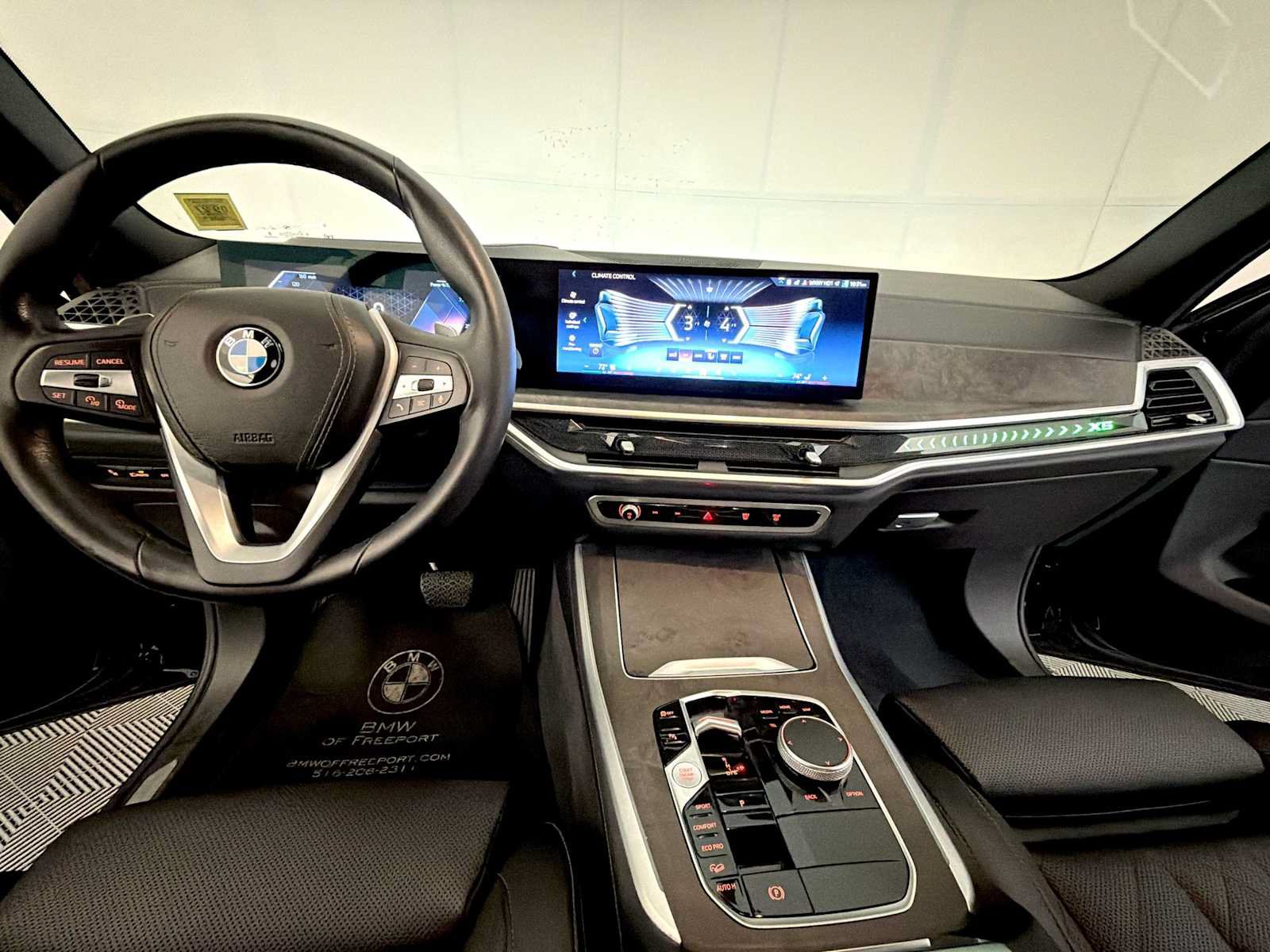 Used 2024 BMW X5 xDrive40i w/ Premium Package AWD/4WD image 12