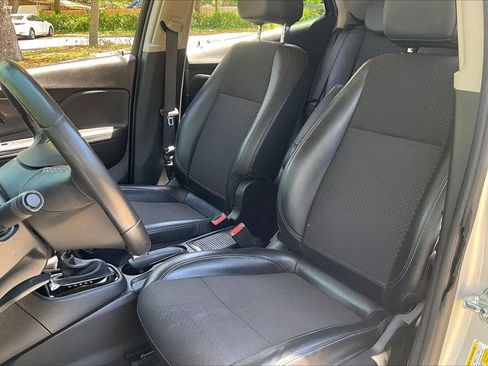 Used 2020 Buick Encore Preferred FWD image 18