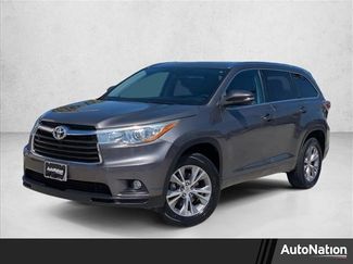 Used 2015 Toyota Highlander XLE video 1