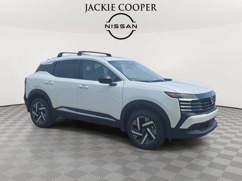 New 2027 Nissan Kicks SV w/ SV Premium Package FWD image 3