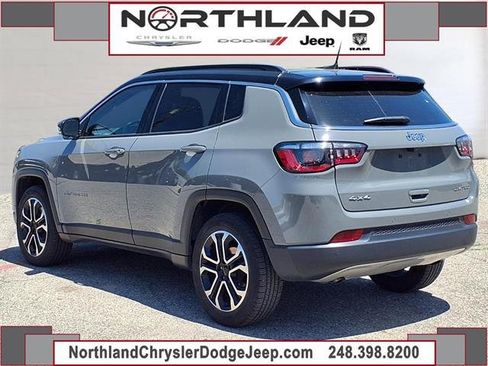 Used 2024 Jeep Compass Limited AWD/4WD image 2