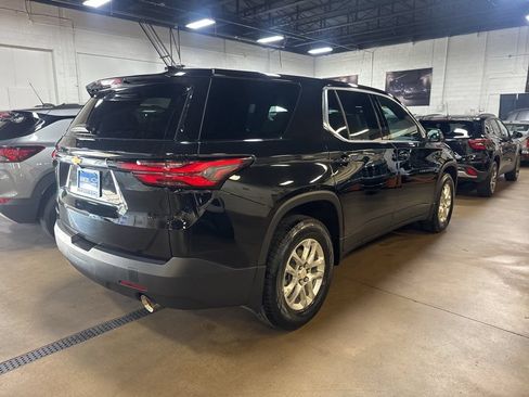 Used 2023 Chevrolet Traverse LS FWD image 3