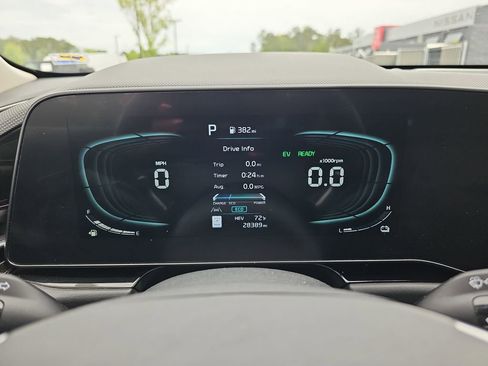 Used 2023 Kia Niro SX Touring FWD image 23