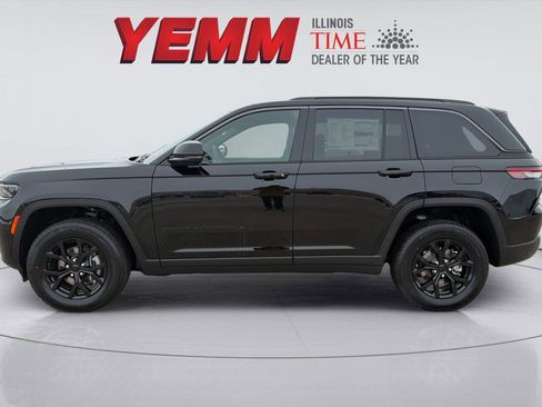 New 2026 Jeep Grand Cherokee Laredo image 5