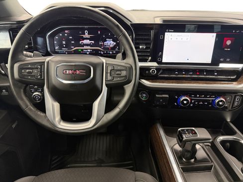 Used 2025 GMC Sierra 1500 Elevation w/ Preferred Package AWD/4WD image 13