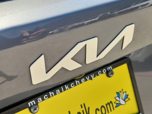 Used 2022 Kia Sorento LX AWD/4WD image 28