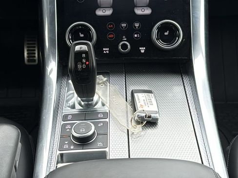 Used 2019 Land Rover Range Rover Sport Supercharged AWD/4WD image 25