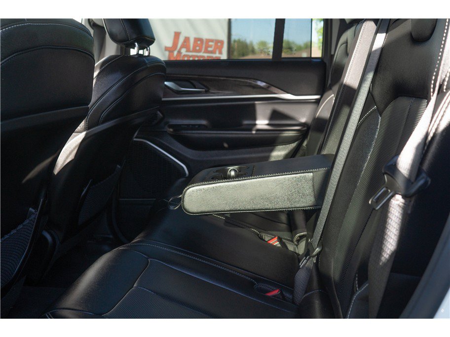 Used 2022 Jeep Grand Cherokee Limited 4xe w/ Luxury Tech Group II AWD/4WD image 34