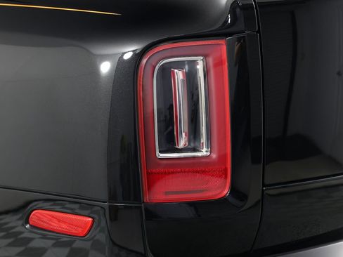 Certified 2023 Rolls-Royce Cullinan Black Badge w/ Driver's Package AWD/4WD image 21