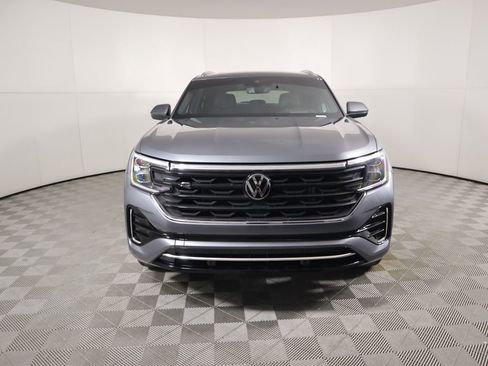 Used 2024 Volkswagen Atlas Cross Sport SEL R-Line image 2
