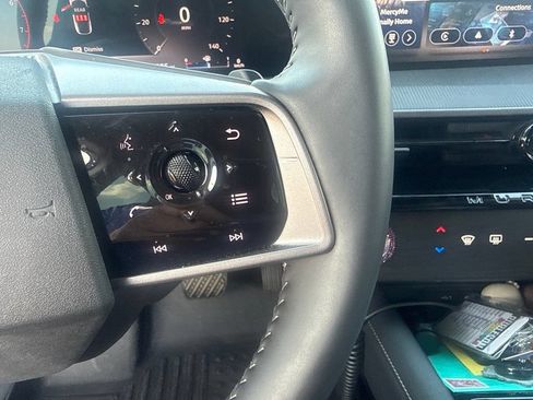 Certified 2025 Nissan Murano SV AWD/4WD image 16