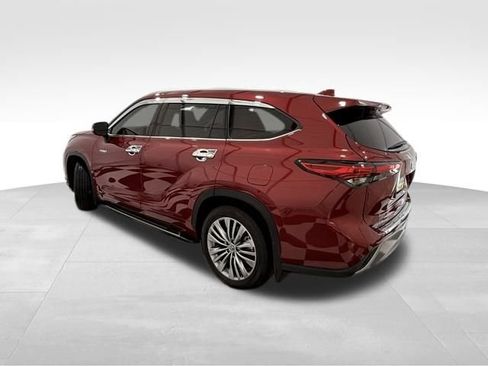 Used 2020 Toyota Highlander Limited Platinum image 2