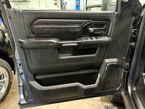 Used 2024 RAM 2500 Limited AWD/4WD image 21