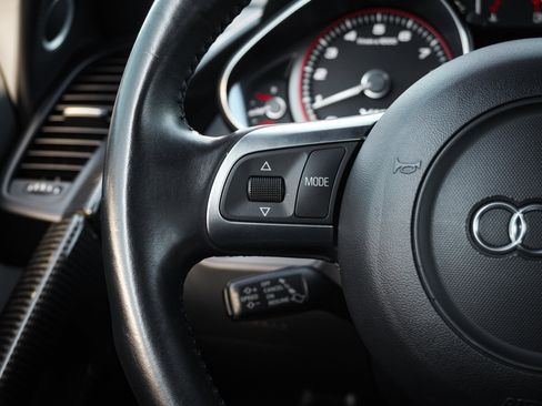 Used 2010 Audi R8 V10 image 21