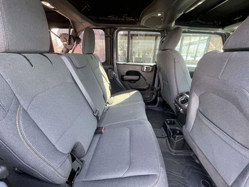 Used 2024 Jeep Wrangler Willys image 19