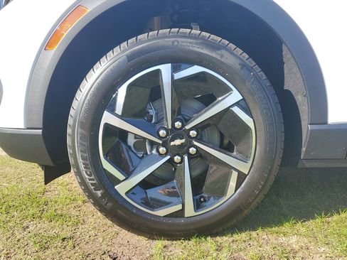 New 2026 Chevrolet Equinox EV LT image 6