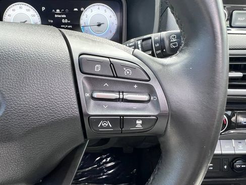 Used 2022 Hyundai Kona Limited w/ Cargo Package FWD image 32