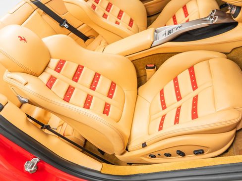 Used 2013 Ferrari California image 28