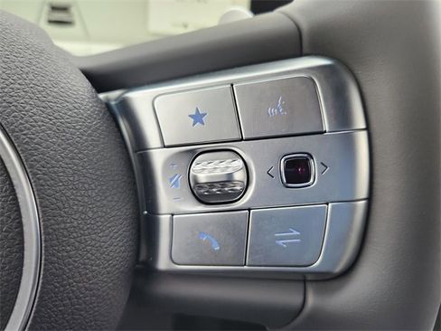 Used 2025 Genesis GV60 Advanced image 8