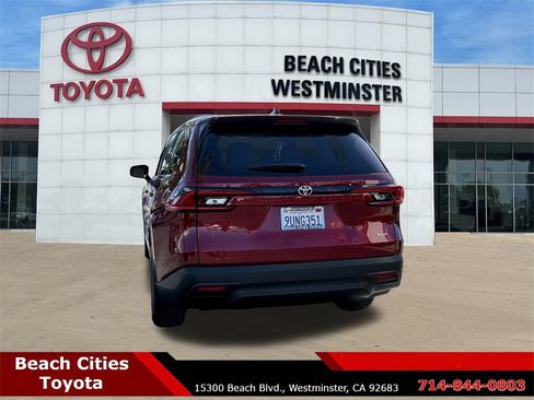 Certified 2025 Toyota Grand Highlander FWD image 9