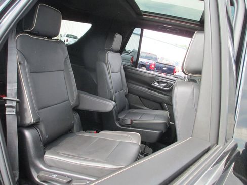 Used 2023 GMC Yukon SLT w/ SLT Luxury Package AWD/4WD image 24