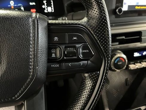 Used 2025 Toyota Tacoma SR5 AWD/4WD image 27