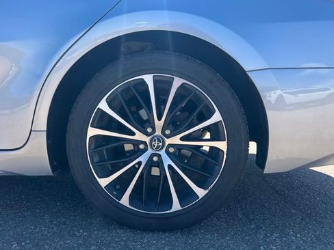 Used 2019 Toyota Camry SE w/ Audio Package FWD image 14