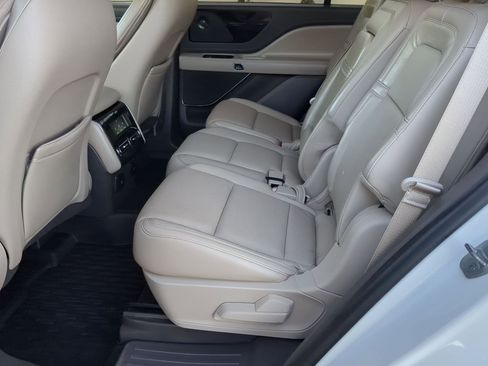 Used 2020 Lincoln Aviator Reserve image 21