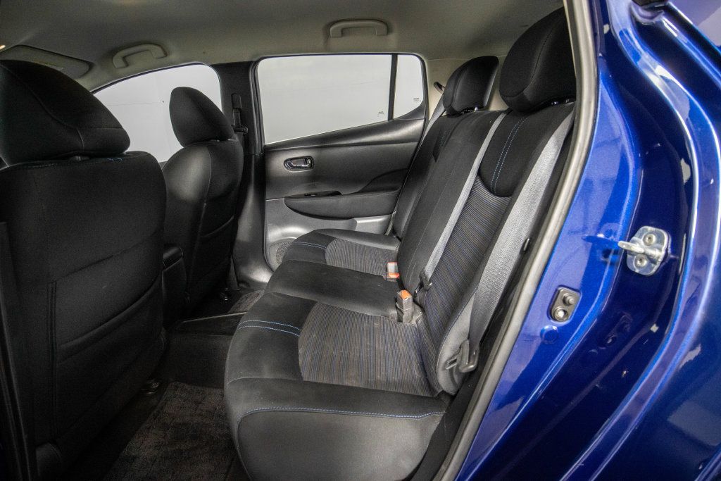 Used 2019 Nissan Leaf SV w/ SV Technology Package FWD image 11