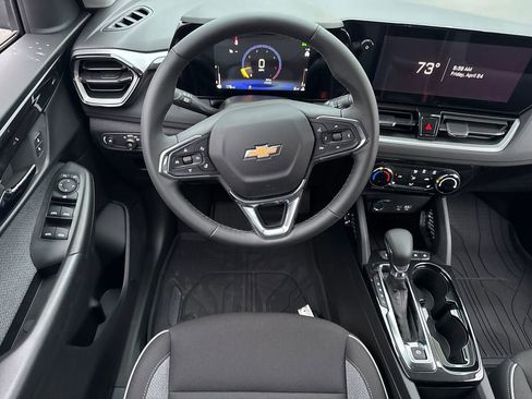 New 2026 Chevrolet TrailBlazer LT w/ LT Cold Weather Package FWD image 13