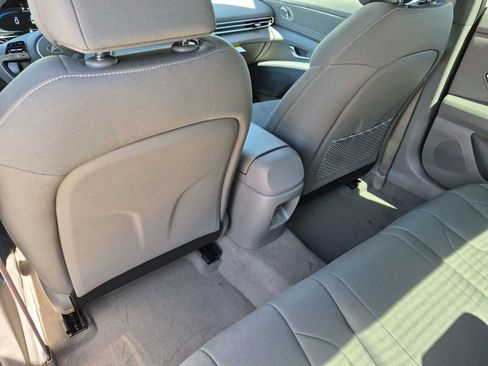 New 2026 Hyundai Elantra SEL Sport FWD image 17