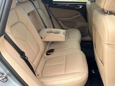 Certified 2026 Porsche Macan image 19