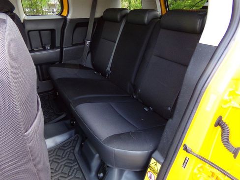 Used 2007 Toyota FJ Cruiser 4WD image 13