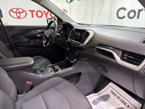 Used 2024 GMC Terrain SLE image 9