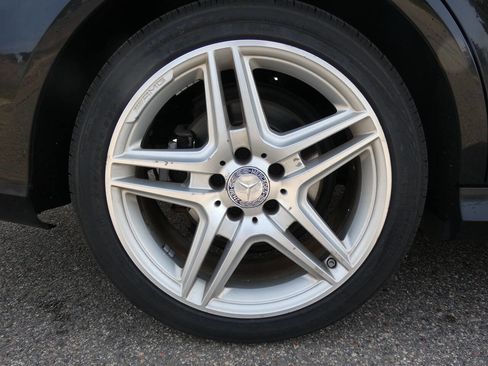 Used 2014 Mercedes-Benz E 350 4MATIC Sedan image 10