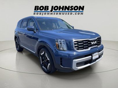 Used 2024 Kia Telluride S w/ S Sunroof Package