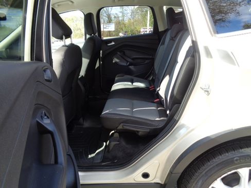 Used 2018 Ford Escape SE w/ Ford Safe & Smart Package image 16